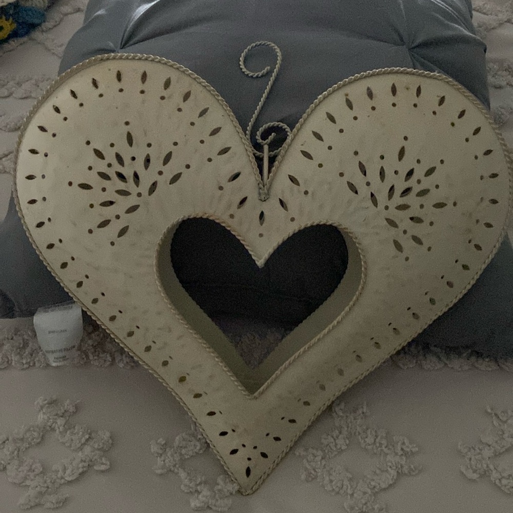 Beautiful metal primitive hanging tea light holder 14x14 cream color.